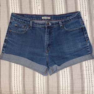 Levi cutoff jean shorts